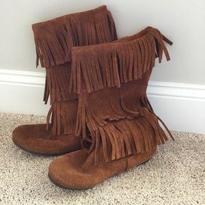 Minnetonka Suede Tan Fringe Boots